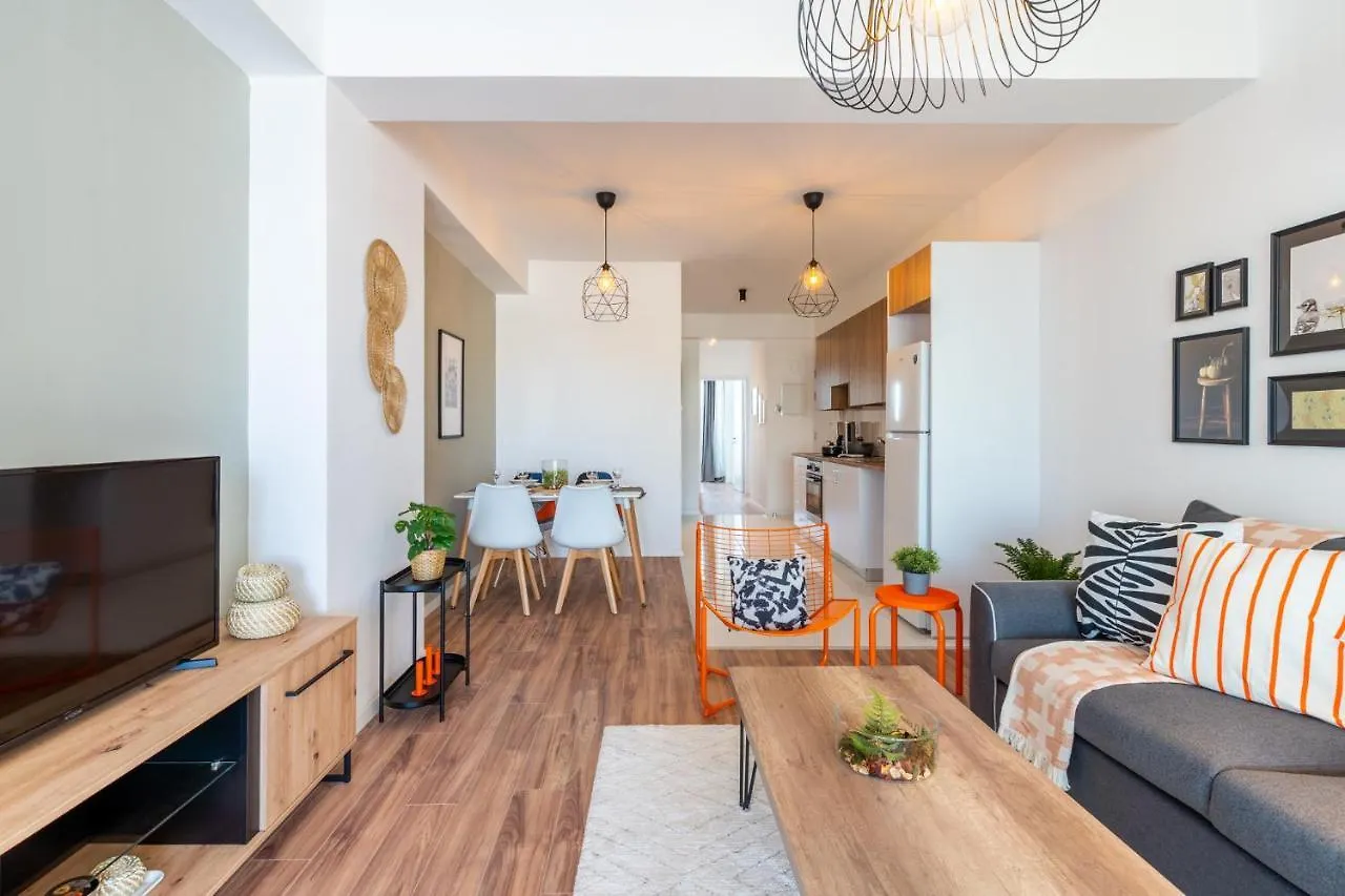 Bianca 2-Bedroom Apartment In Lárnaka
